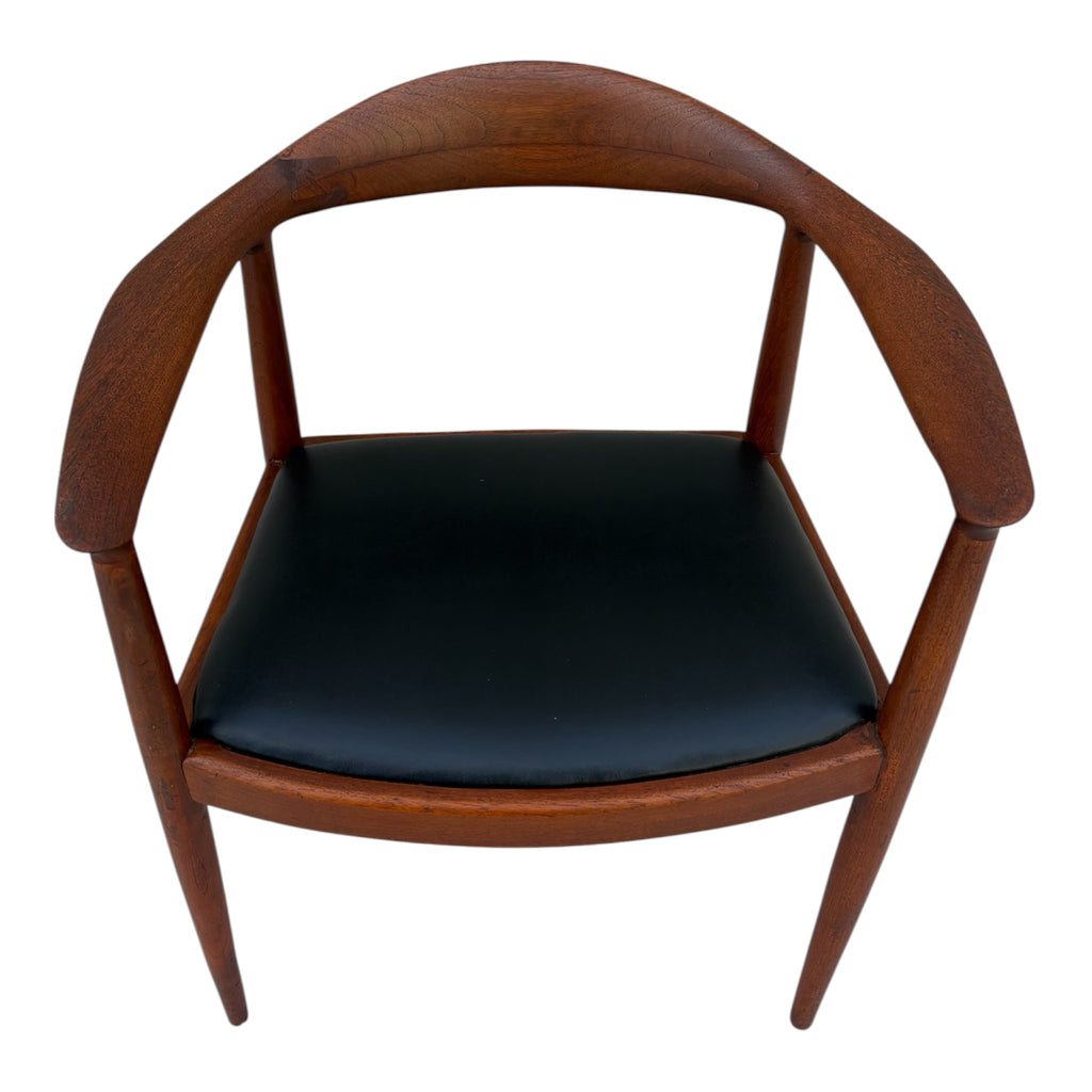 Hans Wegner “The Chair” Set by Johannes Hansen