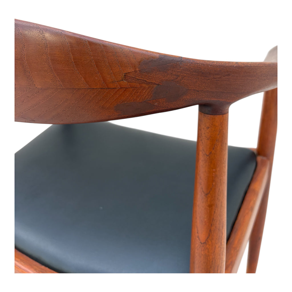 Hans Wegner “The Chair” Set by Johannes Hansen